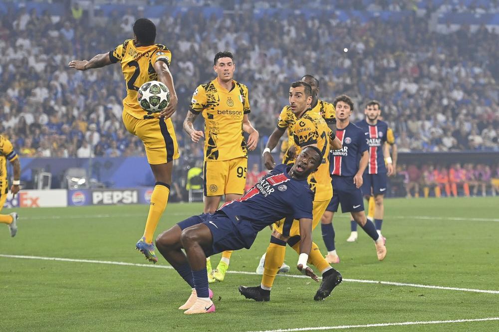友谊赛米兰2-3维尔图斯恩泰拉，普利希奇、博尔萨尼破门